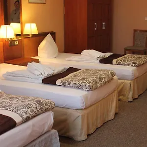 https://hotel-potsdamer-hof-berlin-am-potsdamer-platz.find-berlin-hotels.com