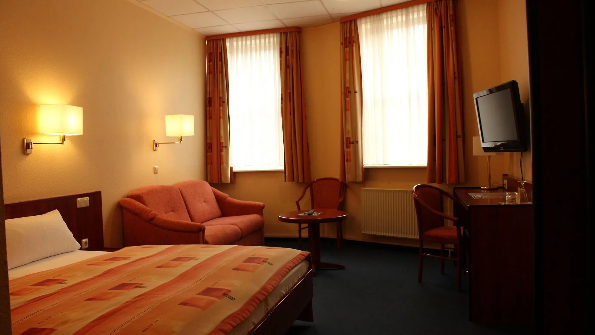 Cabo Nonsmoking-Hotel Hamburg 3*,